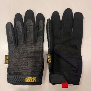 Supreme Black Work Gloves